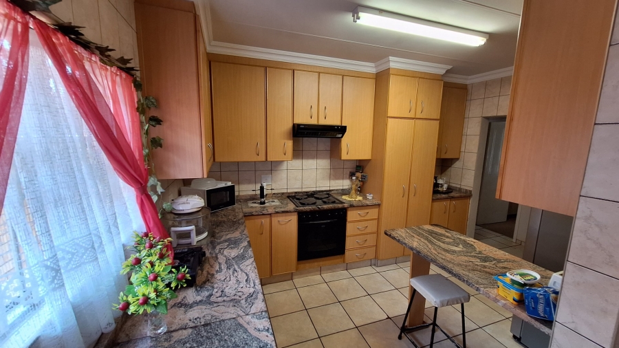 3 Bedroom Property for Sale in Potchefstroom South North West